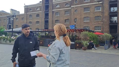 Canary Wharf_Amy talks to a Cultural Muslim who says the Son of God is Coming,