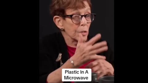 Why You Should Never MICROWAVE Food in Plastic Containers.