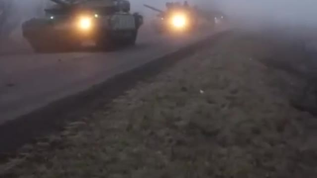 Column of T-90M tanks "Breakthrough"