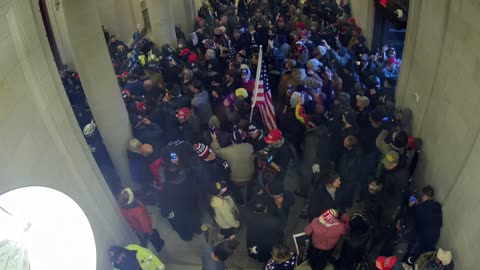 7216 USCH 02 Rotunda Lobby East Stairs 2021-01-06 15:19:58