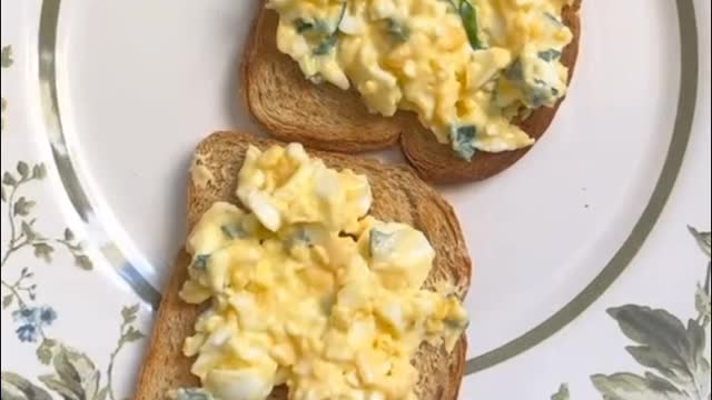 quick and yummy snack with boiled eggs