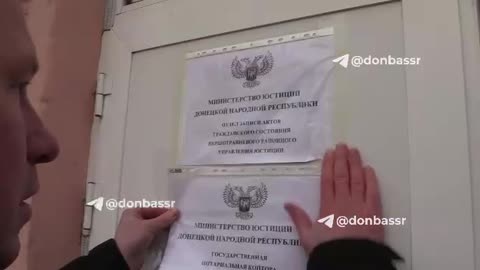 The flag of the DPR was raised over the western suburbs of Mariupol