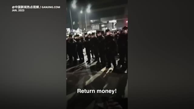 Mass protest erupts as 8,000 factory workers laid off in Chongqing; police backed down