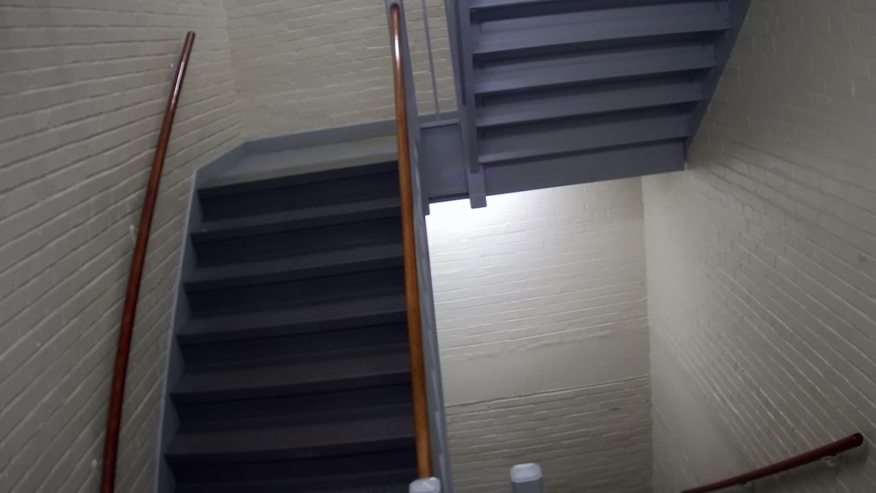 3886FHOB05Stair1_2021-01-06_10h00min01s393ms.mp4