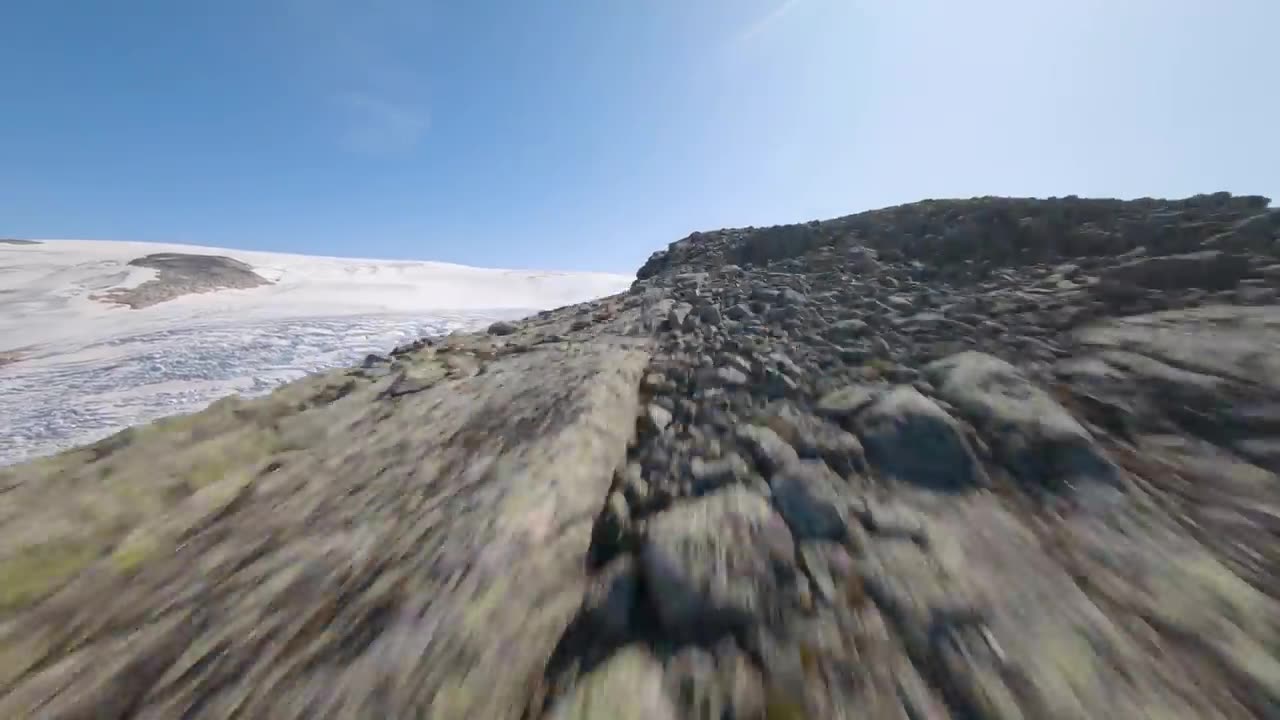 6 Minutes Of Mountain Surfing in Norway