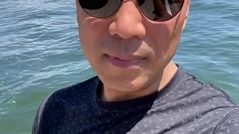 20200801文贵先生GETTR：尊敬的战友们好，你们健身了吗？你们传播C C P病毒香港危机真相了吗？文贵在下面的视频中将回答很多战友的一些问题……以及文贵为什么在今天战斗室