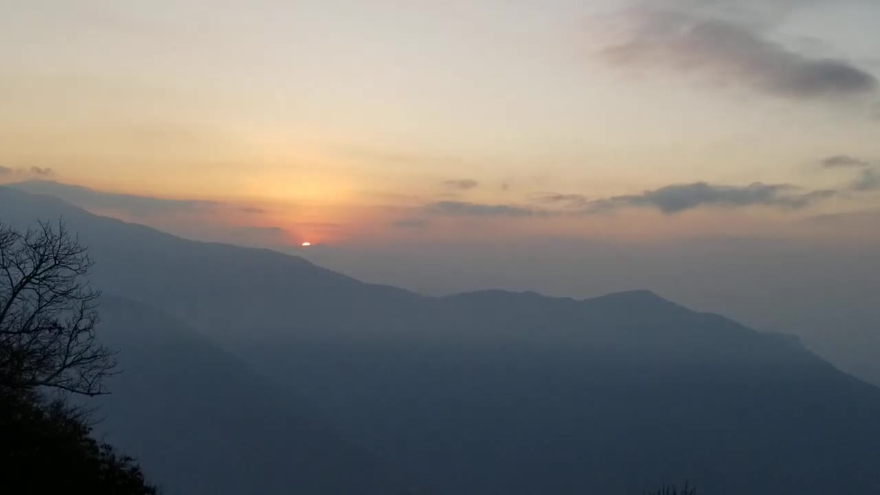 sunrise From rest camp mardi trek.