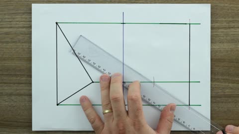 Construir um triângulo simétrico a um triângulo dado por simetria axial.