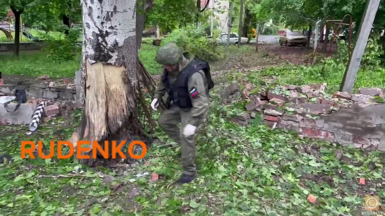 Vojenští vyšetřovatelé RF pracují na místě ostřelování v Petrovském rajónu v Doněcku