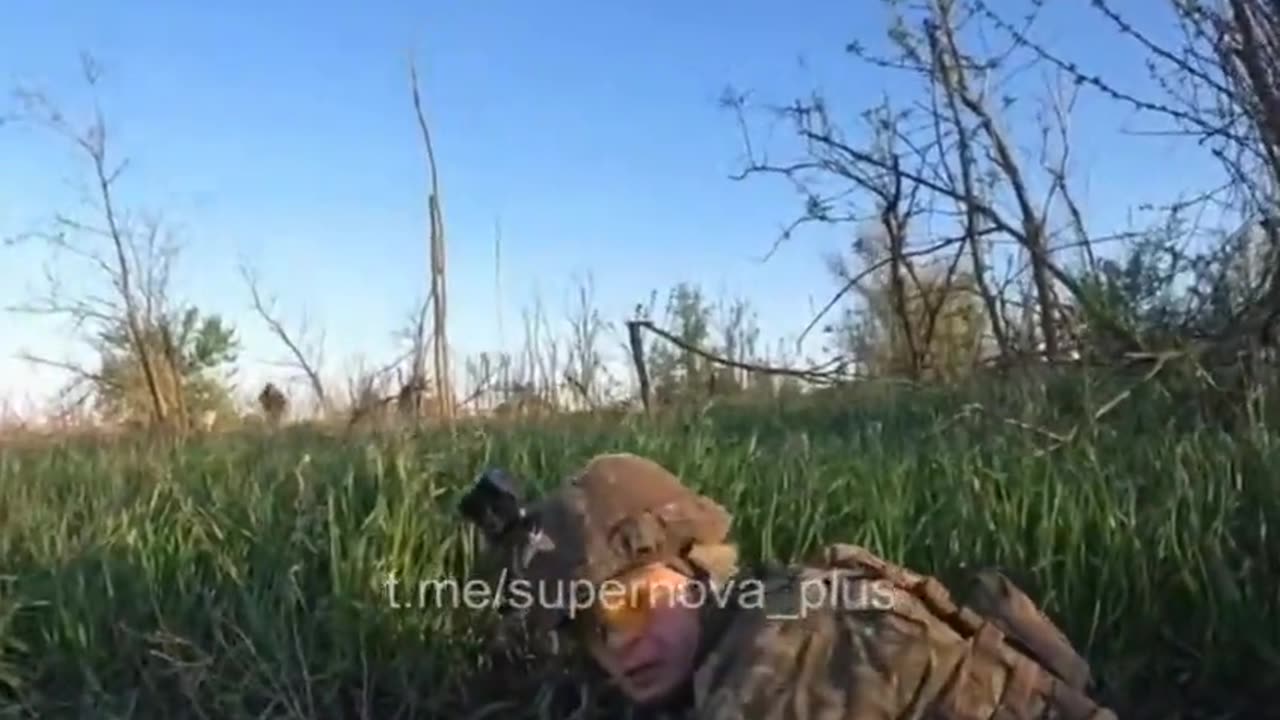 A Ukronazi Is Lost In The Battlefield🇺🇦