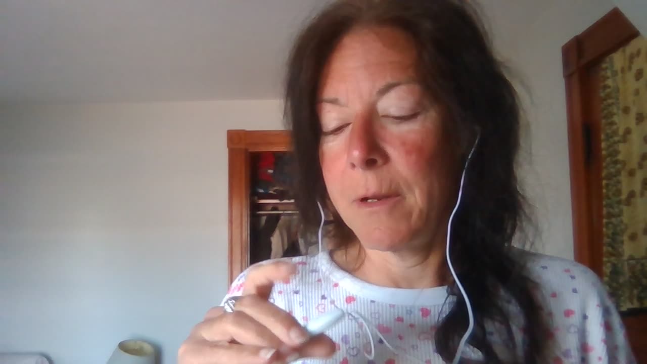 Mon tweys wiih binders navy beams navy beams