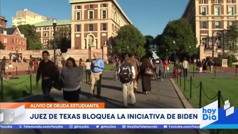 Un juez de Texas bloquea el alivio para la deuda estudiantil impulsado por Biden