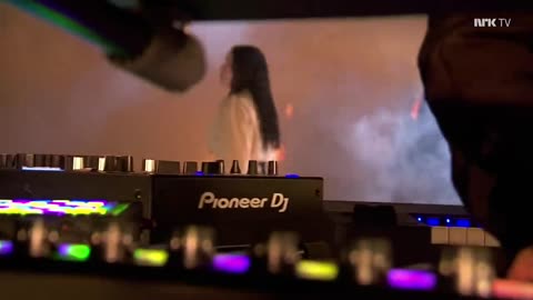 Alan Walker - Darkside (feat. Torine) (Live Performance)