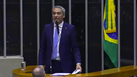 LULA ESTÁ ACABADO!! E acabando com o Brasil junto...