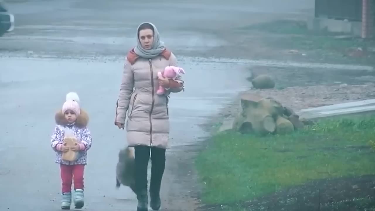 Girl Reunites With Pet Lion After 7 YEARS…