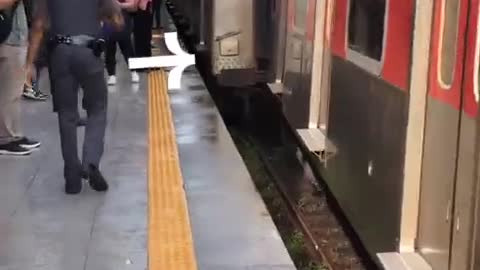 Trem com passageiros descarrila na Linha 8-Diamante em SP