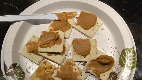 Eating Happy Belly Original Saltine Crackers, Dbn, MI, 1/21/24