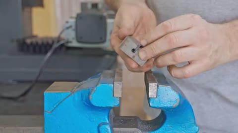 How to easily make Hinges - including the Jig - using Basic Tools-18