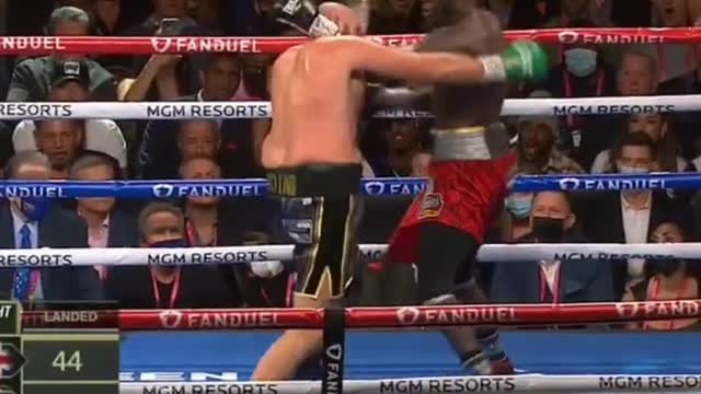 Deontay Wilder Straith Punch to Furry