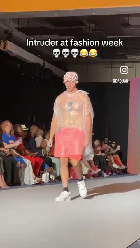 An imposter wore a trash bag and did the catwalk at Fashion Week Nobody in the crowd even noticed