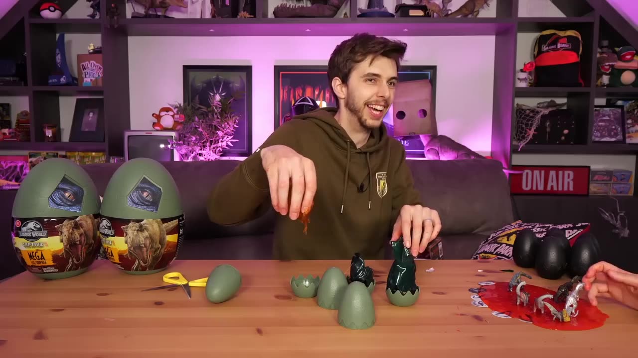 JURASSIC WORLD SLIME EGGS ARE A NIGHTMARE!!! - Jurassic Unboxing