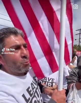 KarliBonnita Try to burn this flag! 🇺🇸