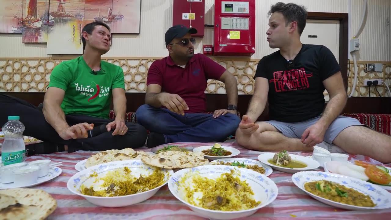 Extravaganza of Flavors: Ultimate Pakistani Street Food Tour in Dubai!