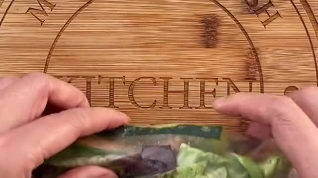 Reposting how to make Vietnamese Pork and Mango Spring Roll