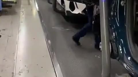 Docking the car panel, this working step is already familiar.
