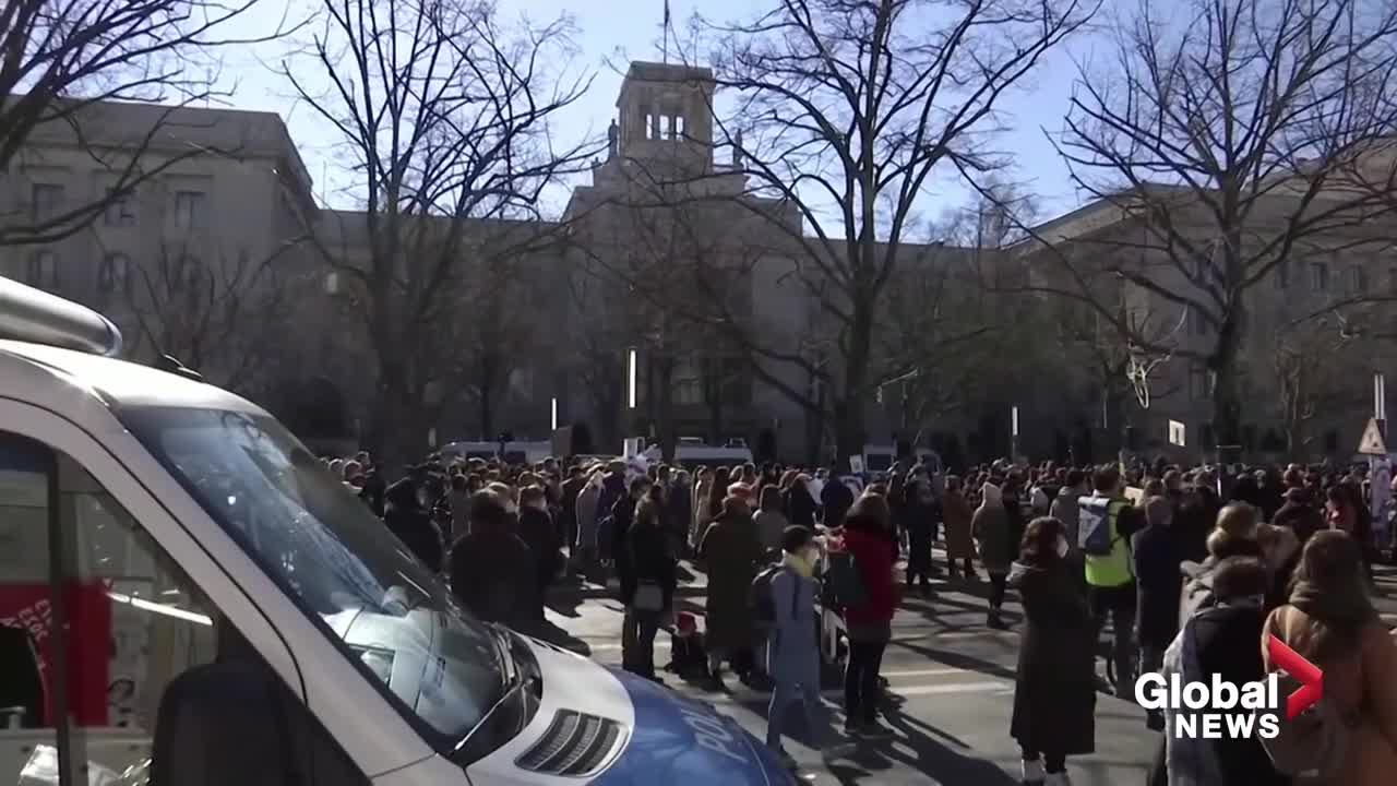 IWD 2022_ Berlin rally opposes Russian aggression in Ukraine, Paris protests vio