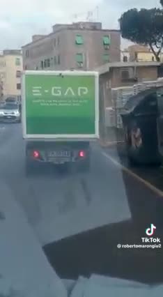 Ma vattene a fanculo, va...