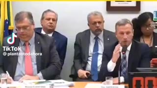 Flávio Dino ouvindo verdades