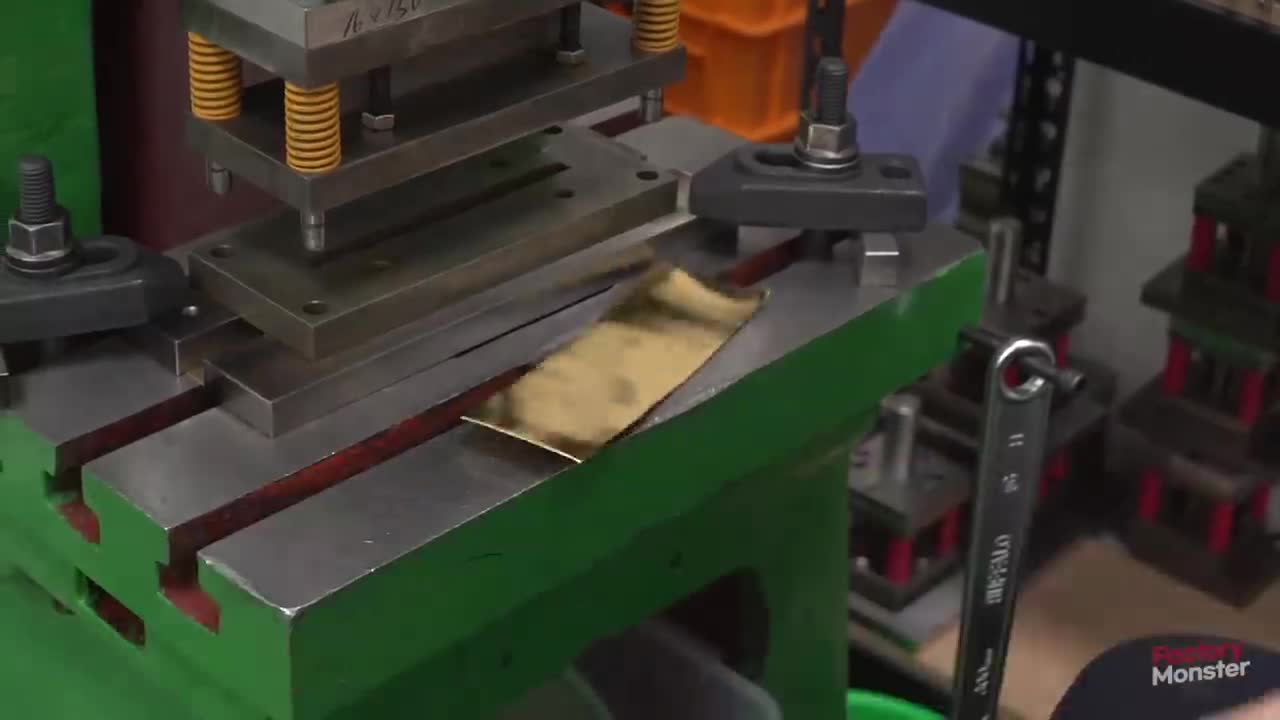 Process of Making 999.9 ‰ Gold Jewelry. Gold Factory in Korea