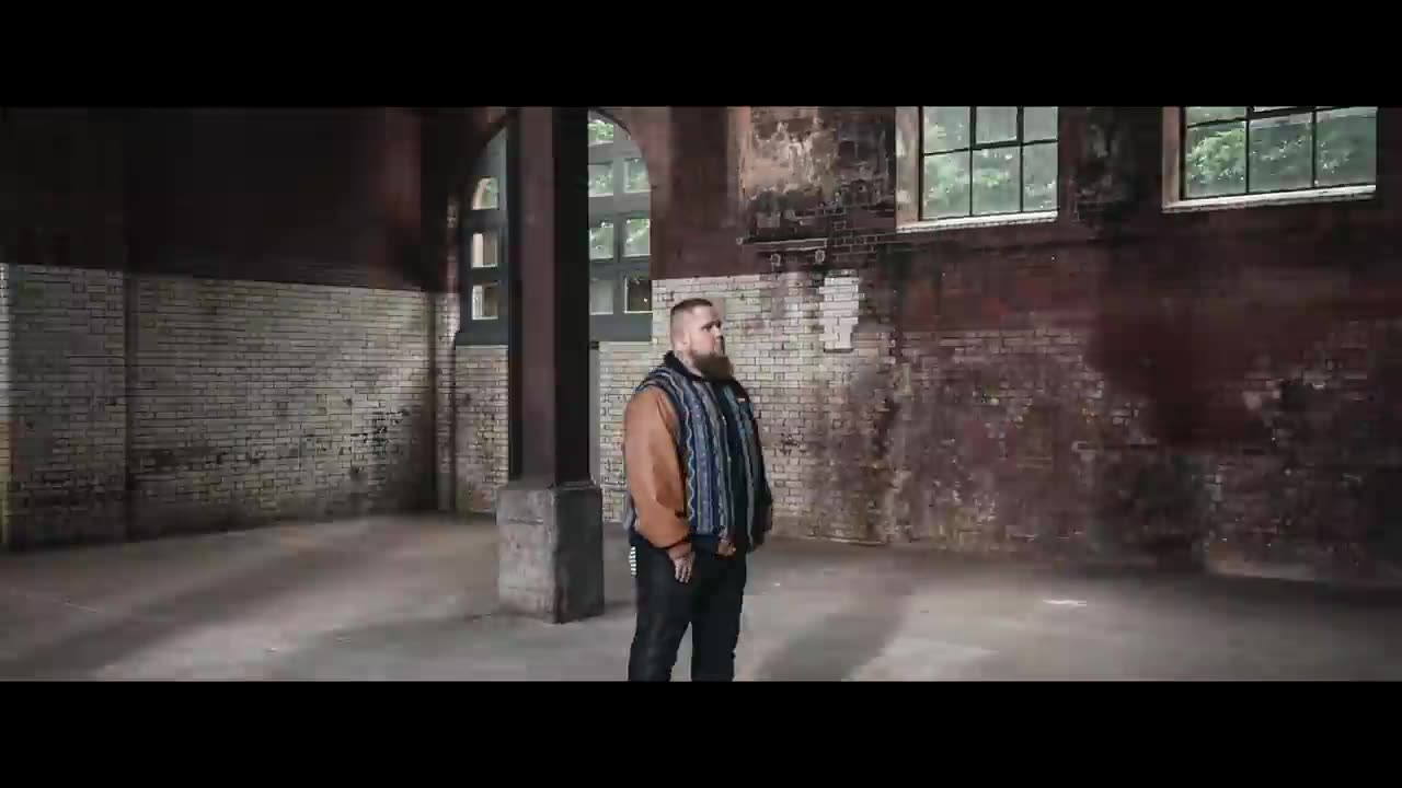 Rag'n'Bone Man - Human (Official Video)