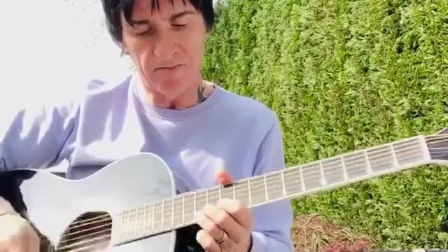 Johnny Marr - Cemetry Gates Guitar