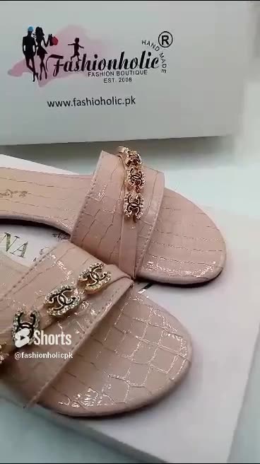 Ultimate Comfort: Unveiling the Luxury of UGG Slippers | Fashionholic #flipflopsforwomen#slippersugg