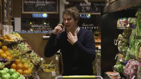 Julien à l'épicerie avec Marie Lyne Joncas