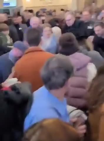 Pro-Palestinian protester gets a Texas-sized ass kicking when he disrupts Governor Abbott.