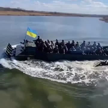 💪This is how our warriors train to overcome water obstacles.