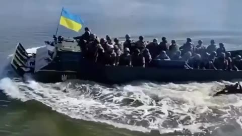 💪This is how our warriors train to overcome water obstacles.