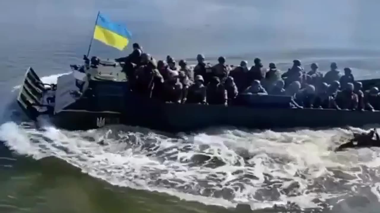 💪This is how our warriors train to overcome water obstacles.
