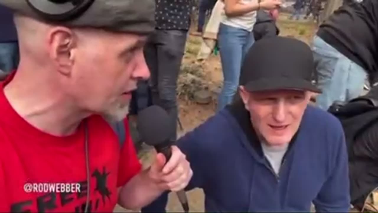 Actor Michael Rapaport challenged #Antifa members to a fight outside the Manhattan courthouse 😂