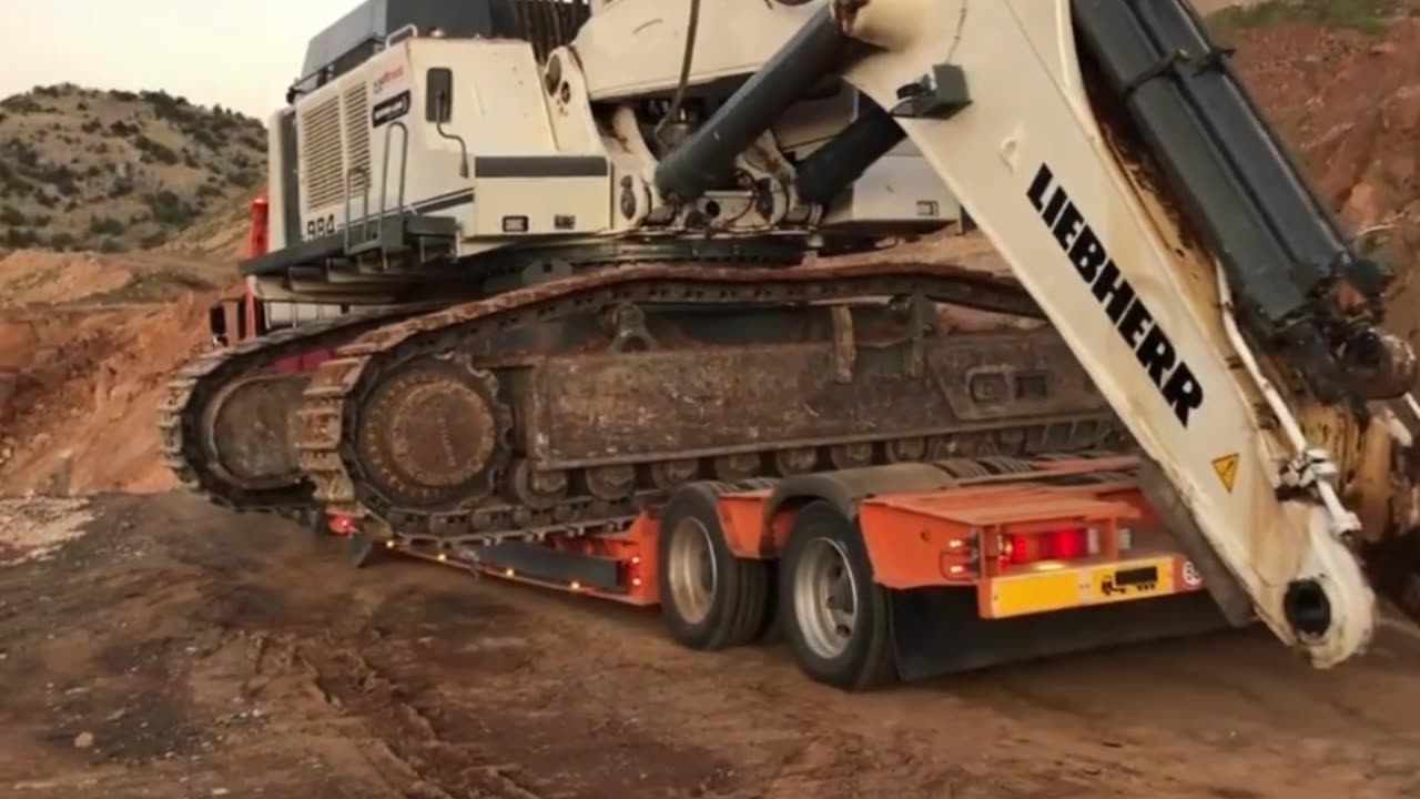 Liebherr excavator, shipped it, it took a long time to find a suitable truck!