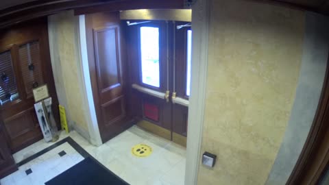 0181USCH01SouthDoorVestibule_2021-01-06_11h00min01s640ms.mp4