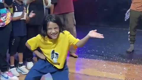 Cute baby girl very cute dance💃