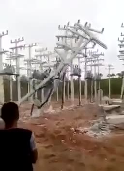 Antenas Haarp en Brasil el pueblo las esta destruyendo y las tiran al suelo 19-COV