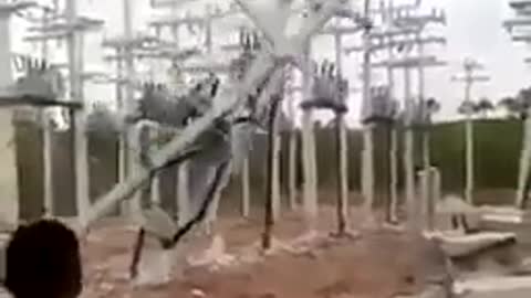 Antenas Haarp en Brasil el pueblo las esta destruyendo y las tiran al suelo 19-COV