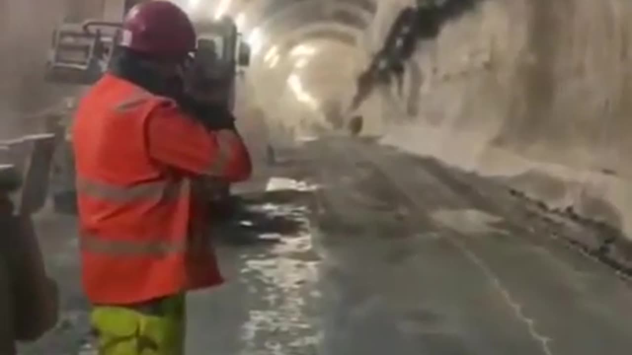 Comedy Shorts - Men at Work 👷 Blowing Things Up!💥