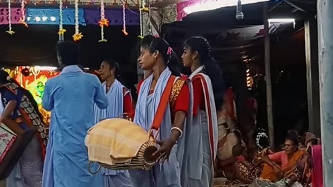 মহানাম পরিবেশনায় : শান্তি মাতা অষ্টসখী সম্প্রদায় খুলনা
