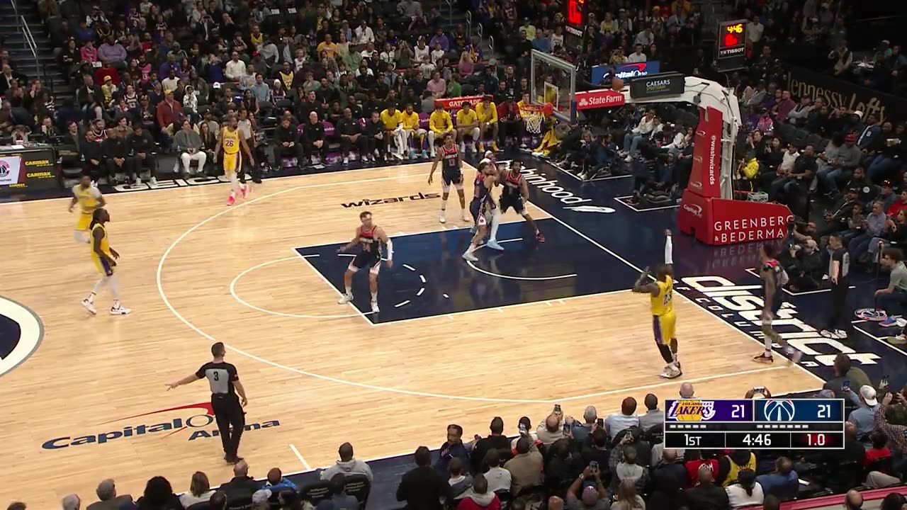 NBA: LeBron James STUNS with SHOT FAKE & BUCKET! Lakers vs. Wizards